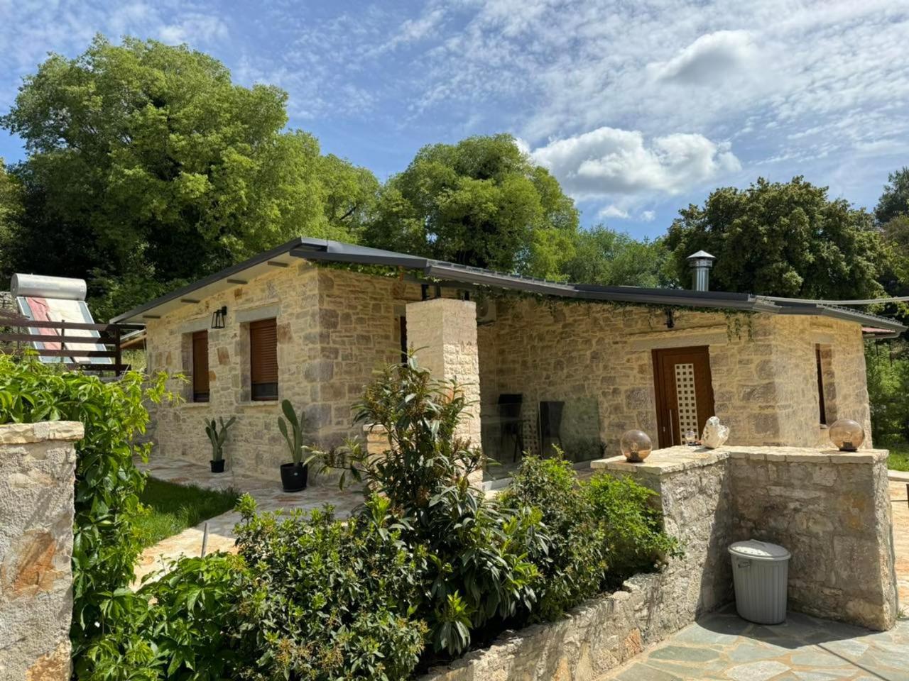 Ferienwohnung Ekali Stone House Kalentzi Zimmer foto